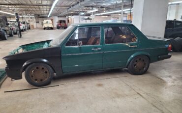 Volkswagen-Jetta-1983-Sedan-6