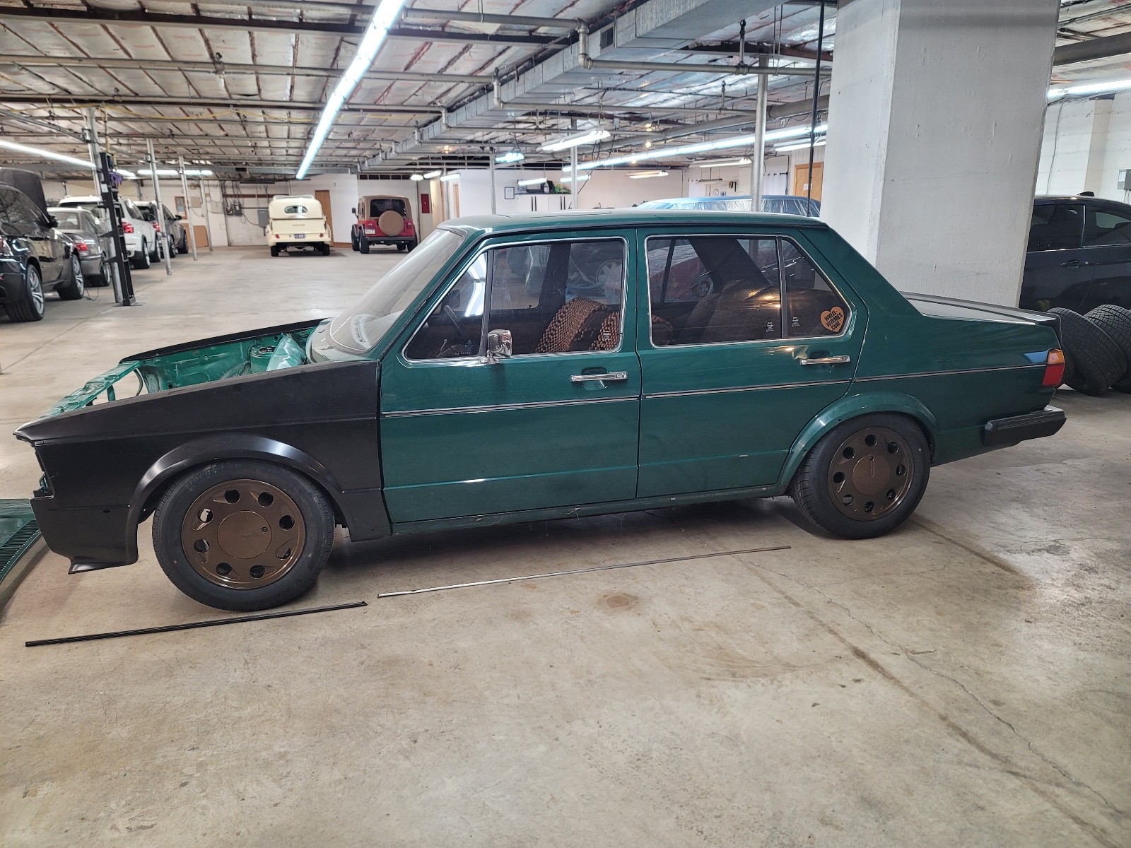 Volkswagen-Jetta-1983-Sedan-6