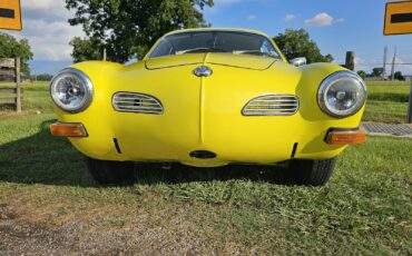 Volkswagen-Karmann-Ghia-1600-Coupe-1972