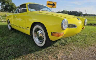 Volkswagen-Karmann-Ghia-1600-Coupe-1972-5