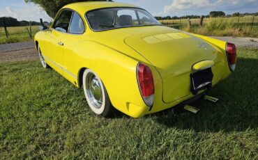 Volkswagen-Karmann-Ghia-1600-Coupe-1972-9