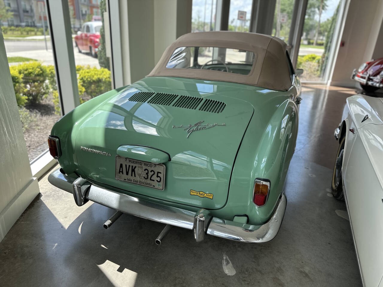 Volkswagen-Karmann-Ghia-1959-Coupe-1