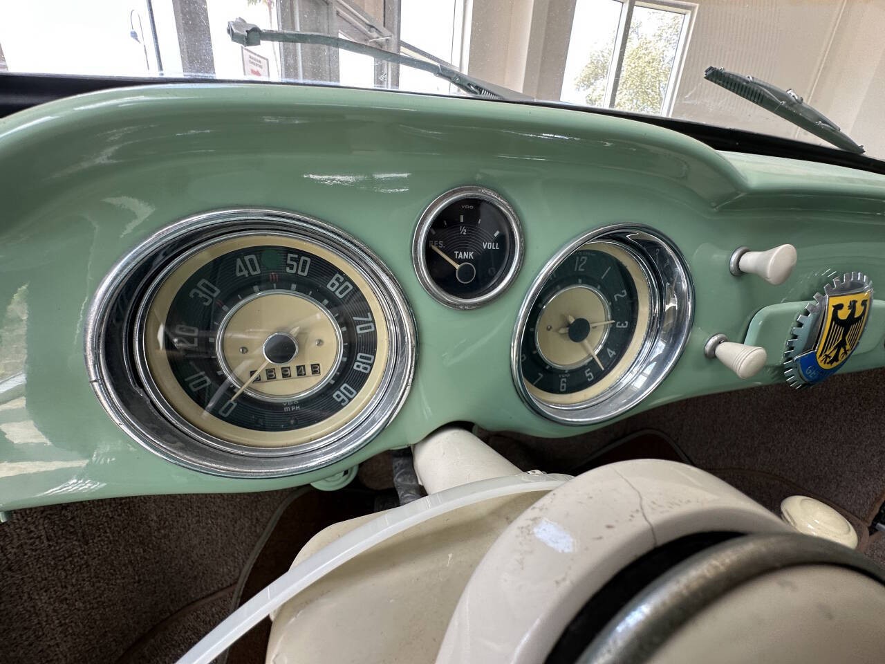 Volkswagen-Karmann-Ghia-1959-Coupe-5
