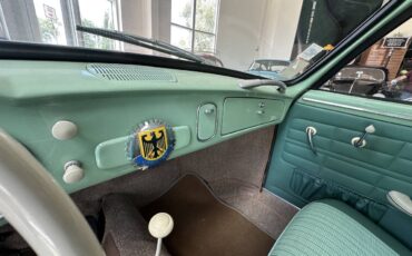 Volkswagen-Karmann-Ghia-1959-Coupe-6