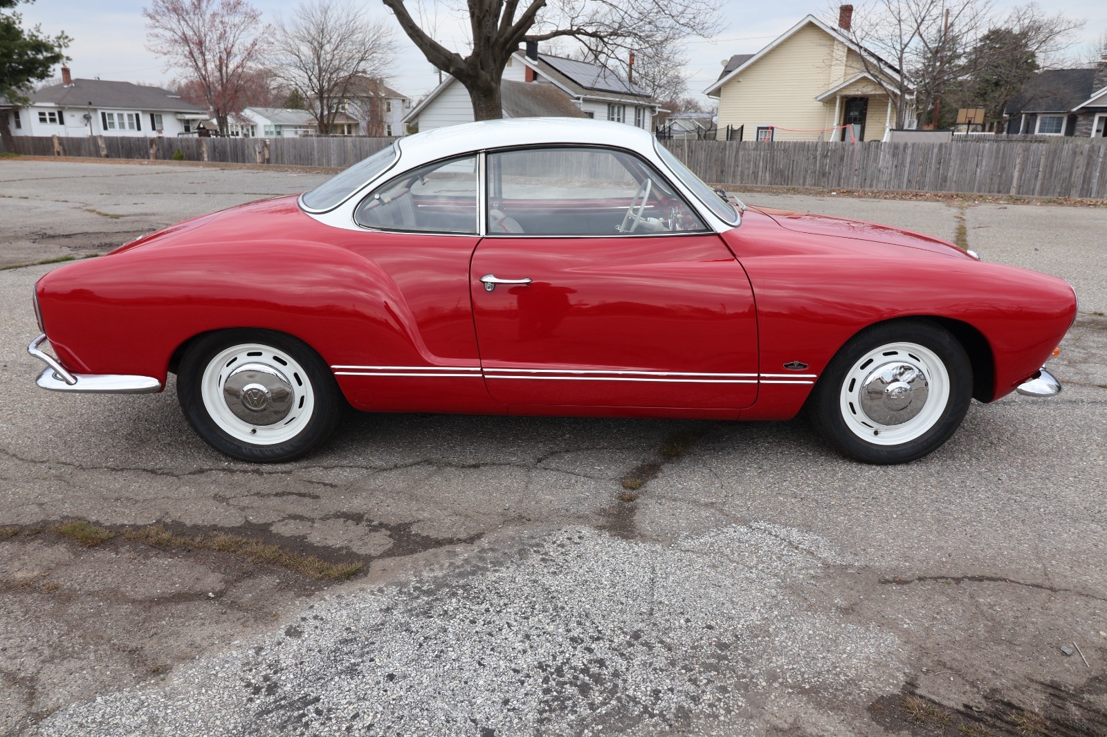 Volkswagen-Karmann-Ghia-1963-Coupe-1