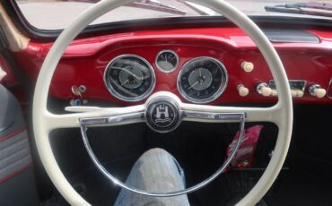 Volkswagen-Karmann-Ghia-1963-Coupe-10