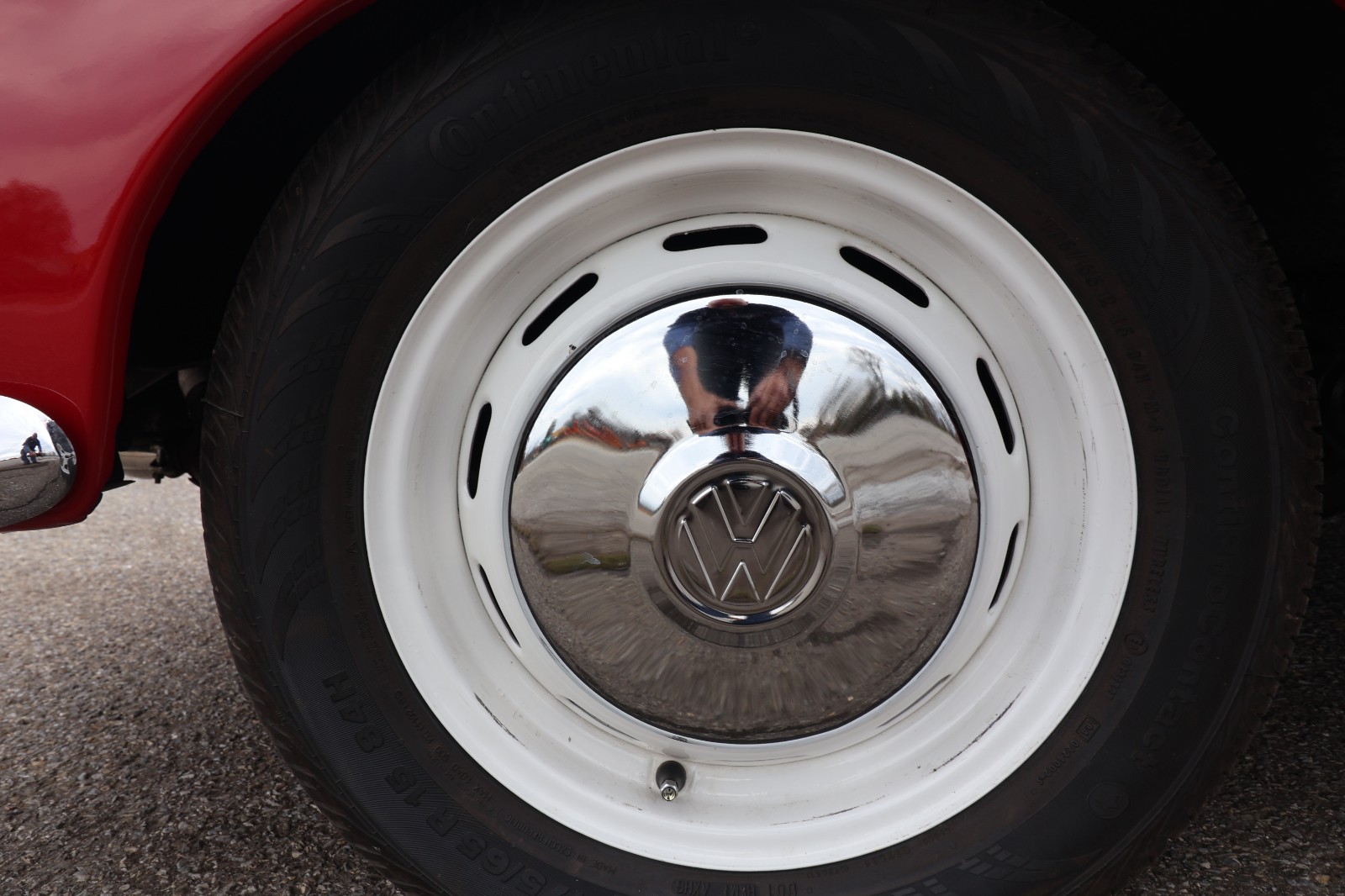 Volkswagen-Karmann-Ghia-1963-Coupe-12