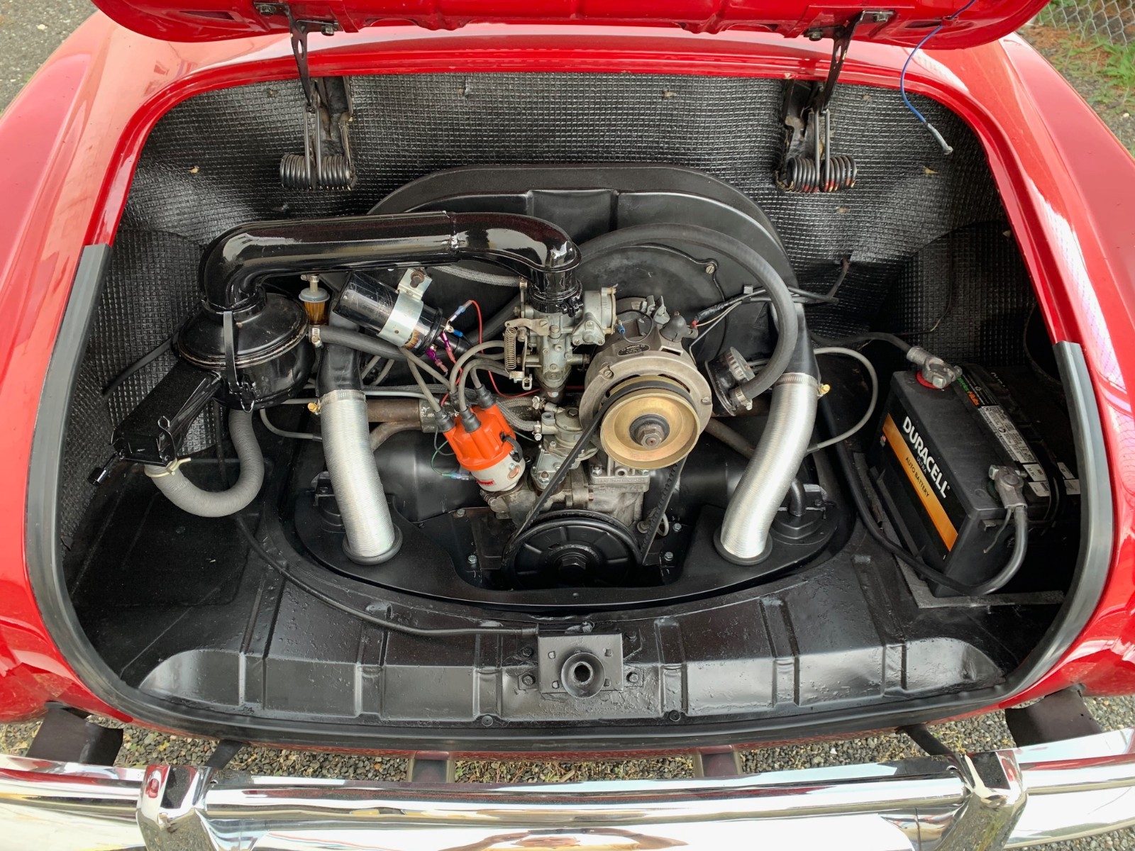 Volkswagen-Karmann-Ghia-1963-Coupe-15