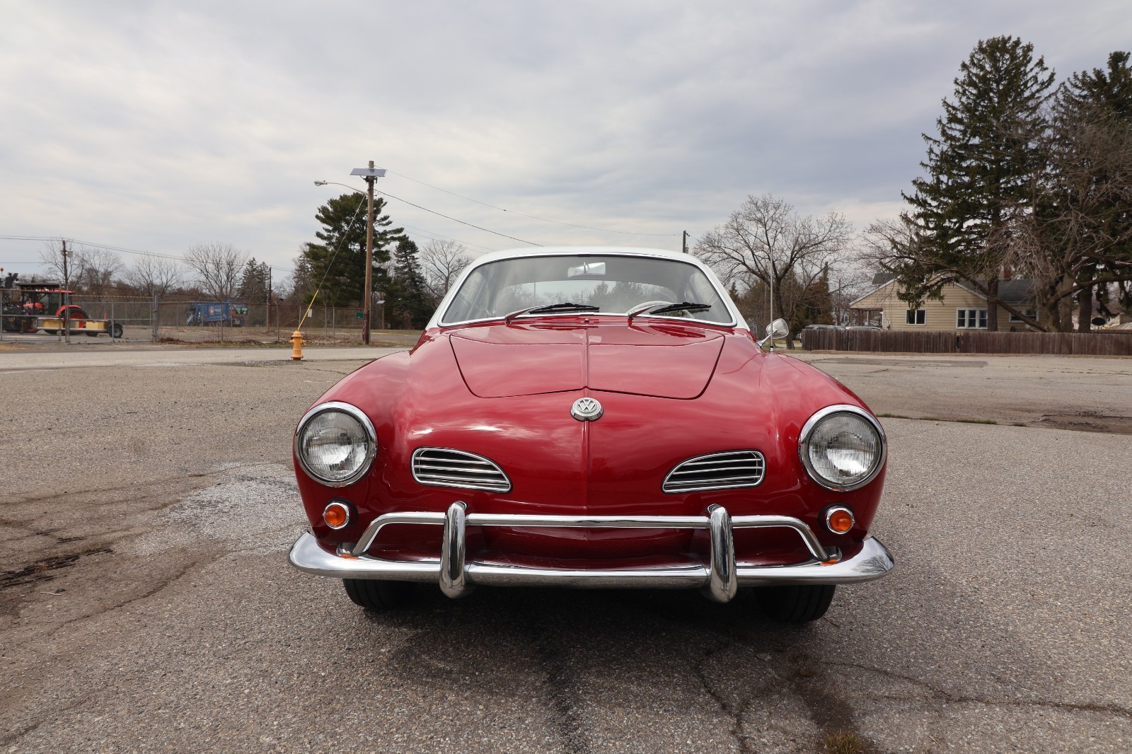 Volkswagen-Karmann-Ghia-1963-Coupe-3