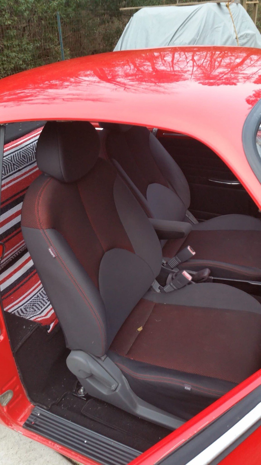 Volkswagen-Karmann-Ghia-1963-Coupe-7