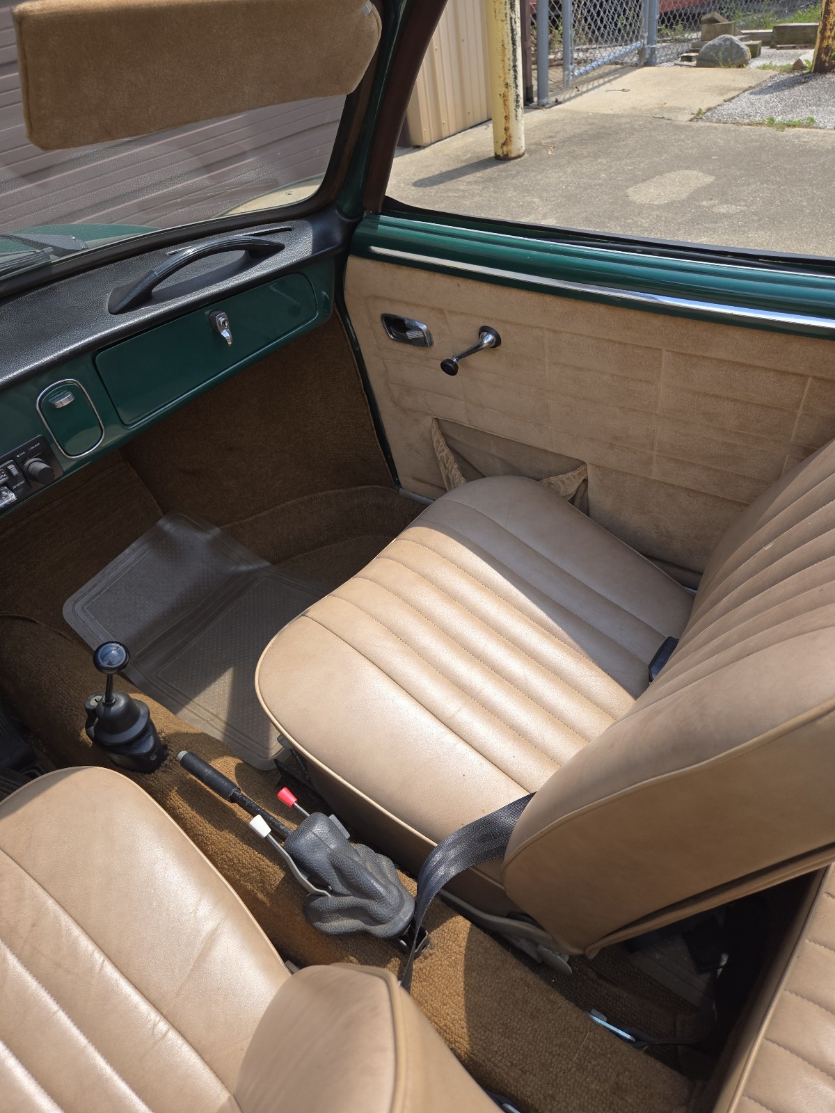Volkswagen-Karmann-Ghia-1965-10