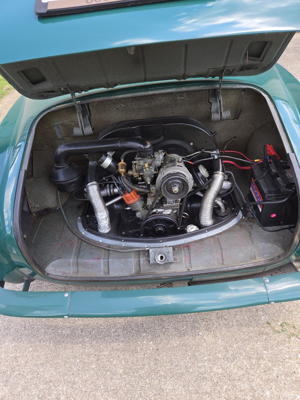 Volkswagen-Karmann-Ghia-1965-14