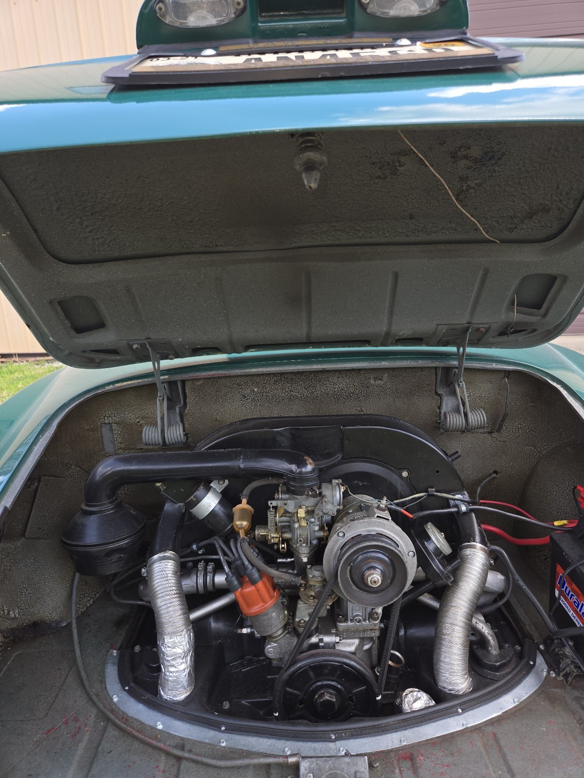 Volkswagen-Karmann-Ghia-1965-15