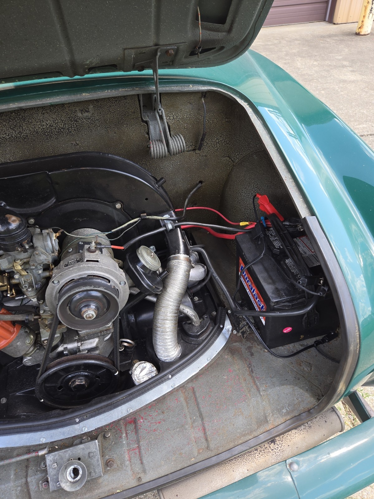 Volkswagen-Karmann-Ghia-1965-19