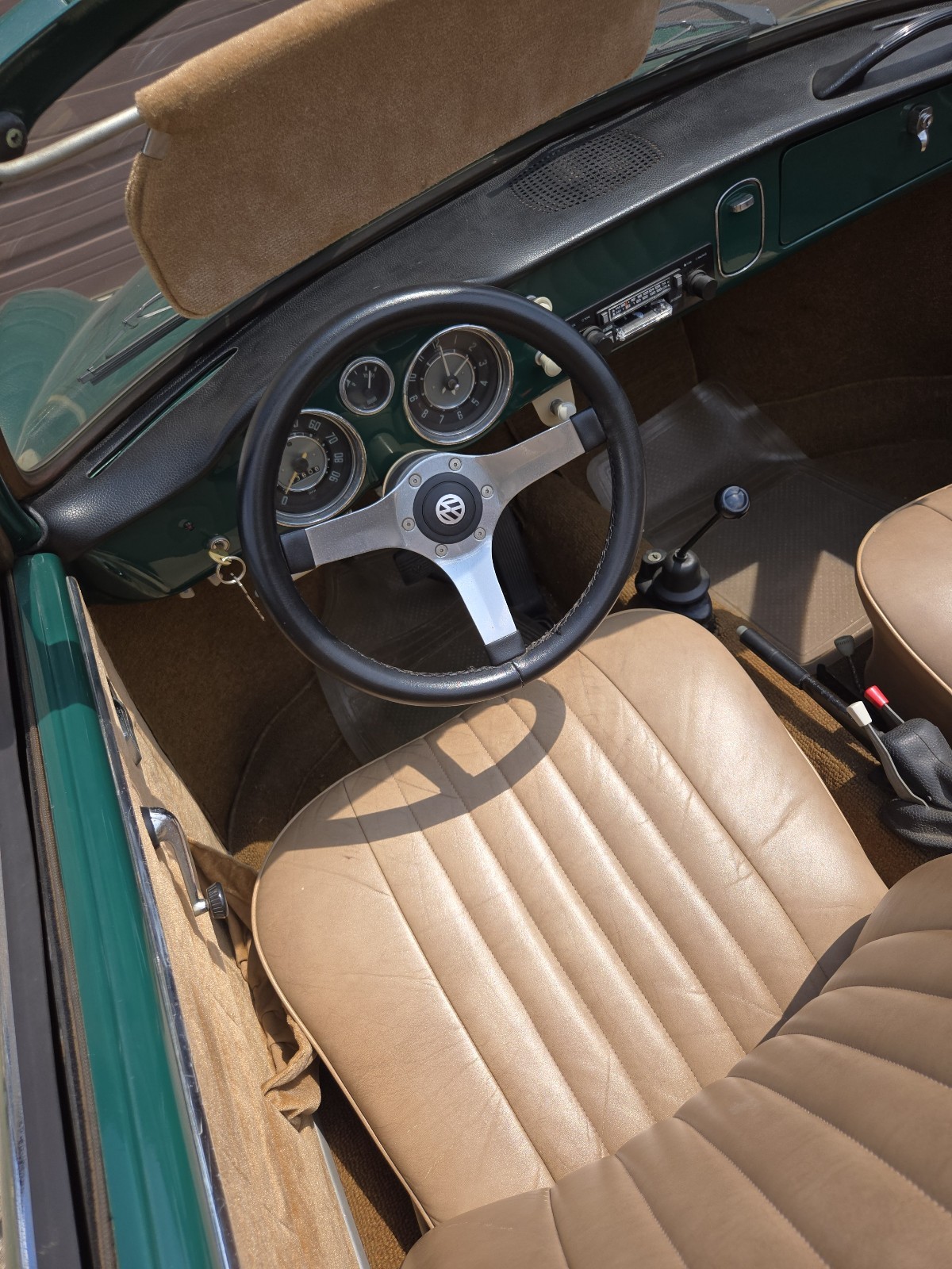 Volkswagen-Karmann-Ghia-1965-9