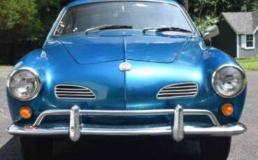 Volkswagen-Karmann-Ghia-1969-Coupe-11