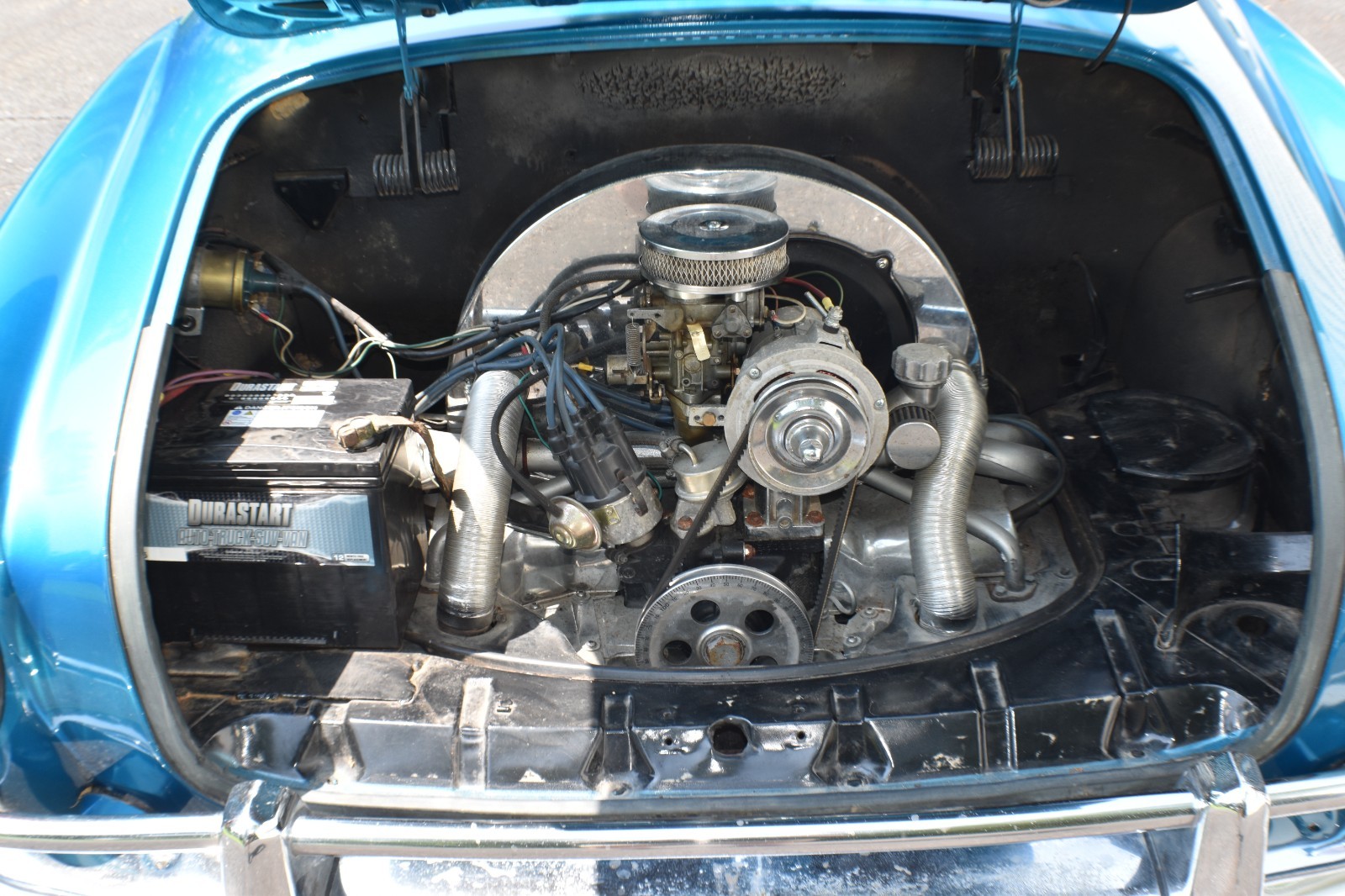 Volkswagen-Karmann-Ghia-1969-Coupe-12
