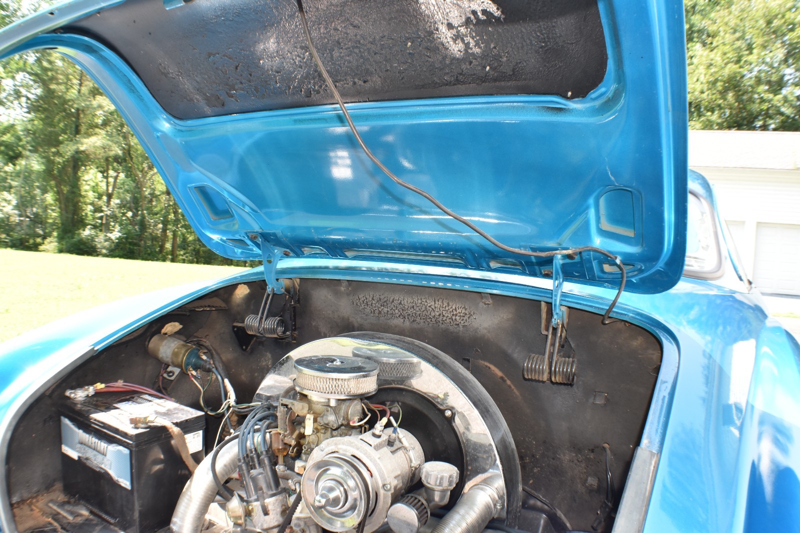 Volkswagen-Karmann-Ghia-1969-Coupe-15