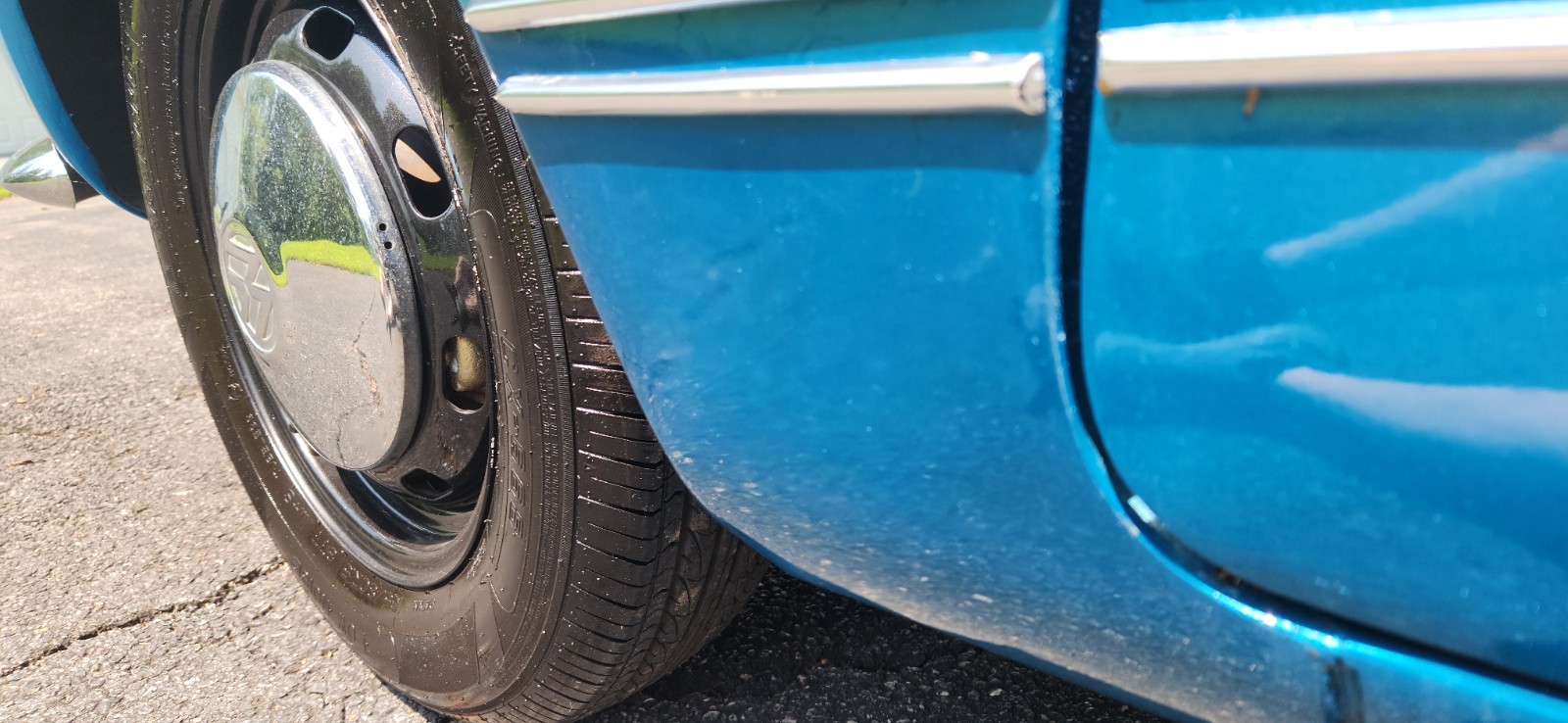 Volkswagen-Karmann-Ghia-1969-Coupe-38