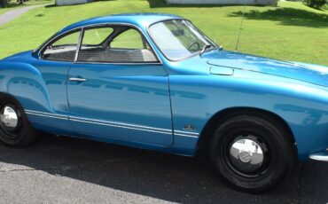 Volkswagen-Karmann-Ghia-1969-Coupe-7