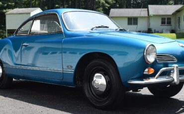 Volkswagen-Karmann-Ghia-1969-Coupe-9