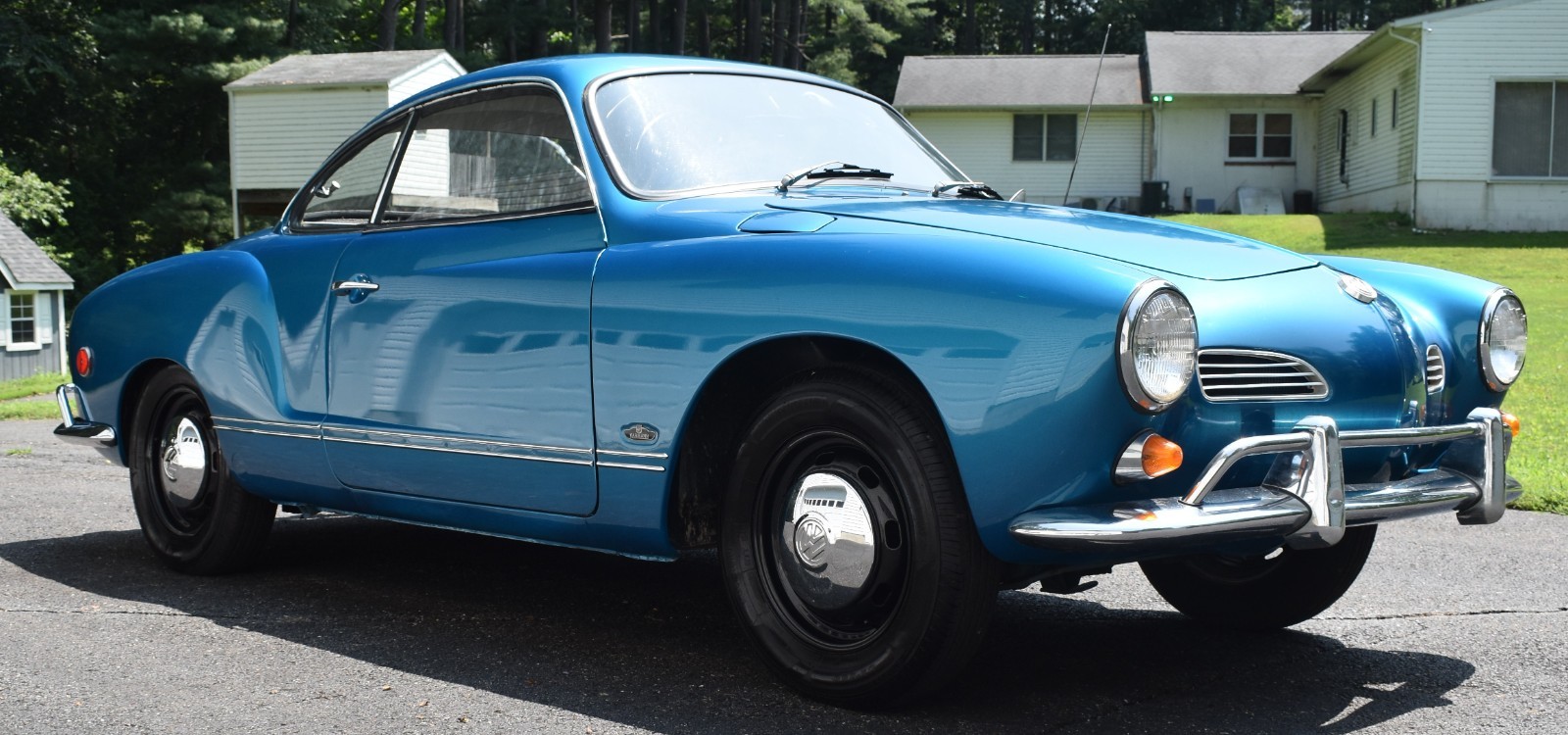 Volkswagen-Karmann-Ghia-1969-Coupe-9