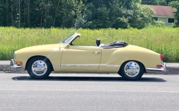 Volkswagen-Karmann-Ghia-1970-Convertible