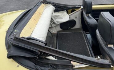 Volkswagen-Karmann-Ghia-1970-Convertible-7