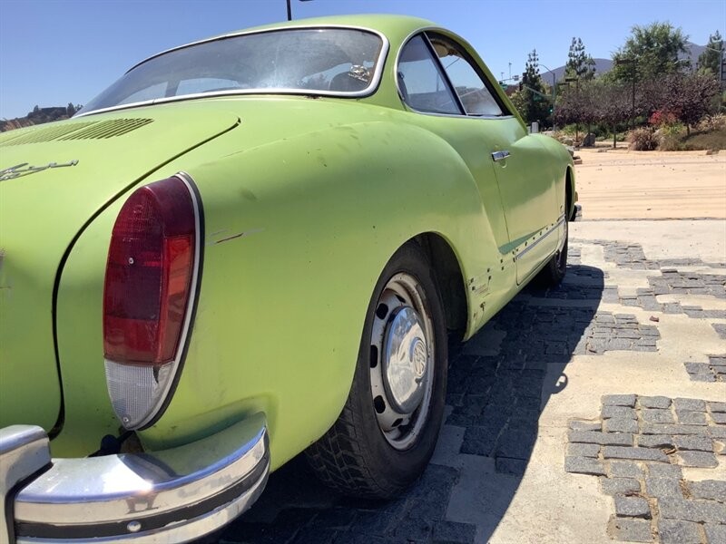 Volkswagen-Karmann-Ghia-1973-Coupe-11