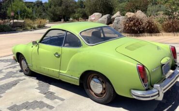 Volkswagen-Karmann-Ghia-1973-Coupe-12