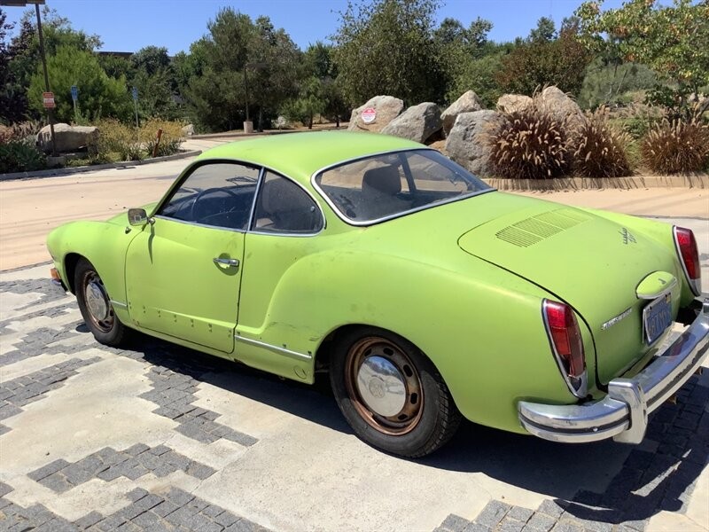 Volkswagen-Karmann-Ghia-1973-Coupe-12