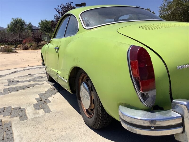 Volkswagen-Karmann-Ghia-1973-Coupe-13