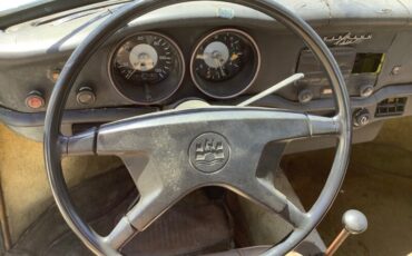 Volkswagen-Karmann-Ghia-1973-Coupe-19