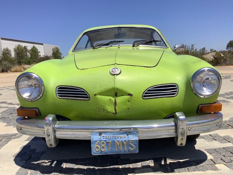 Volkswagen-Karmann-Ghia-1973-Coupe-2