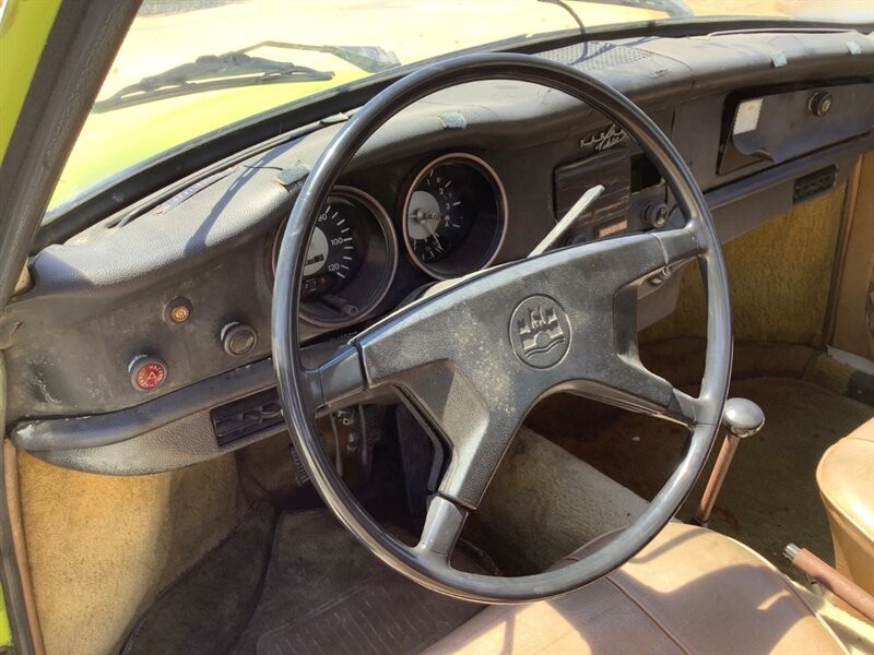 Volkswagen-Karmann-Ghia-1973-Coupe-20