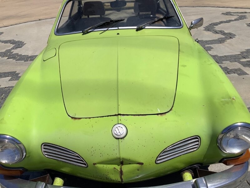 Volkswagen-Karmann-Ghia-1973-Coupe-3