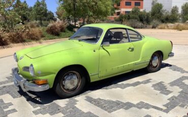 Volkswagen-Karmann-Ghia-1973-Coupe