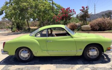 Volkswagen-Karmann-Ghia-1973-Coupe-4