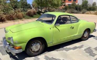 Volkswagen-Karmann-Ghia-1973-Coupe-6