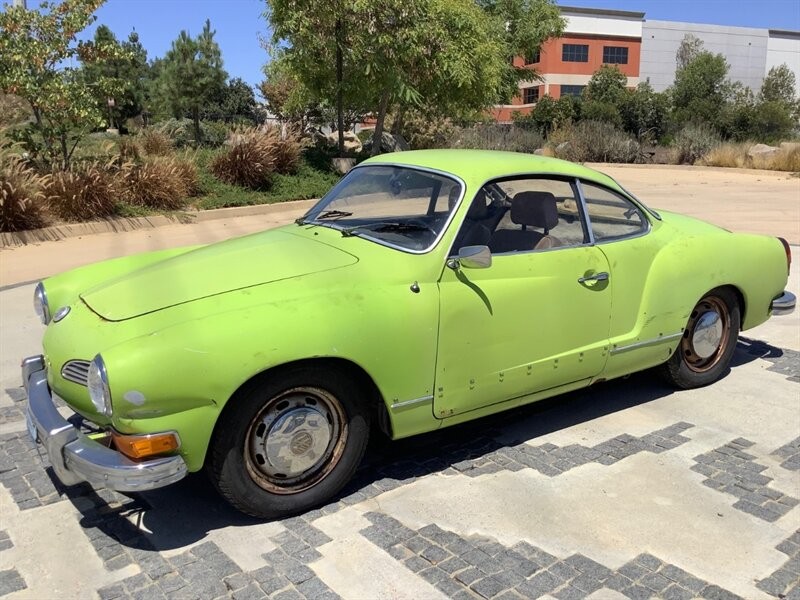 Volkswagen-Karmann-Ghia-1973-Coupe-6