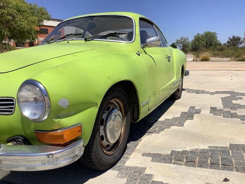 Volkswagen-Karmann-Ghia-1973-Coupe-7