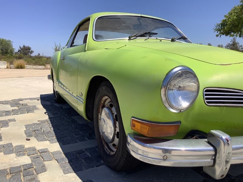 Volkswagen-Karmann-Ghia-1973-Coupe-9
