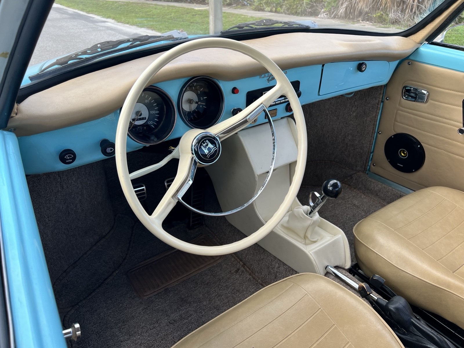 Volkswagen-Karmann-Ghia-1974-20