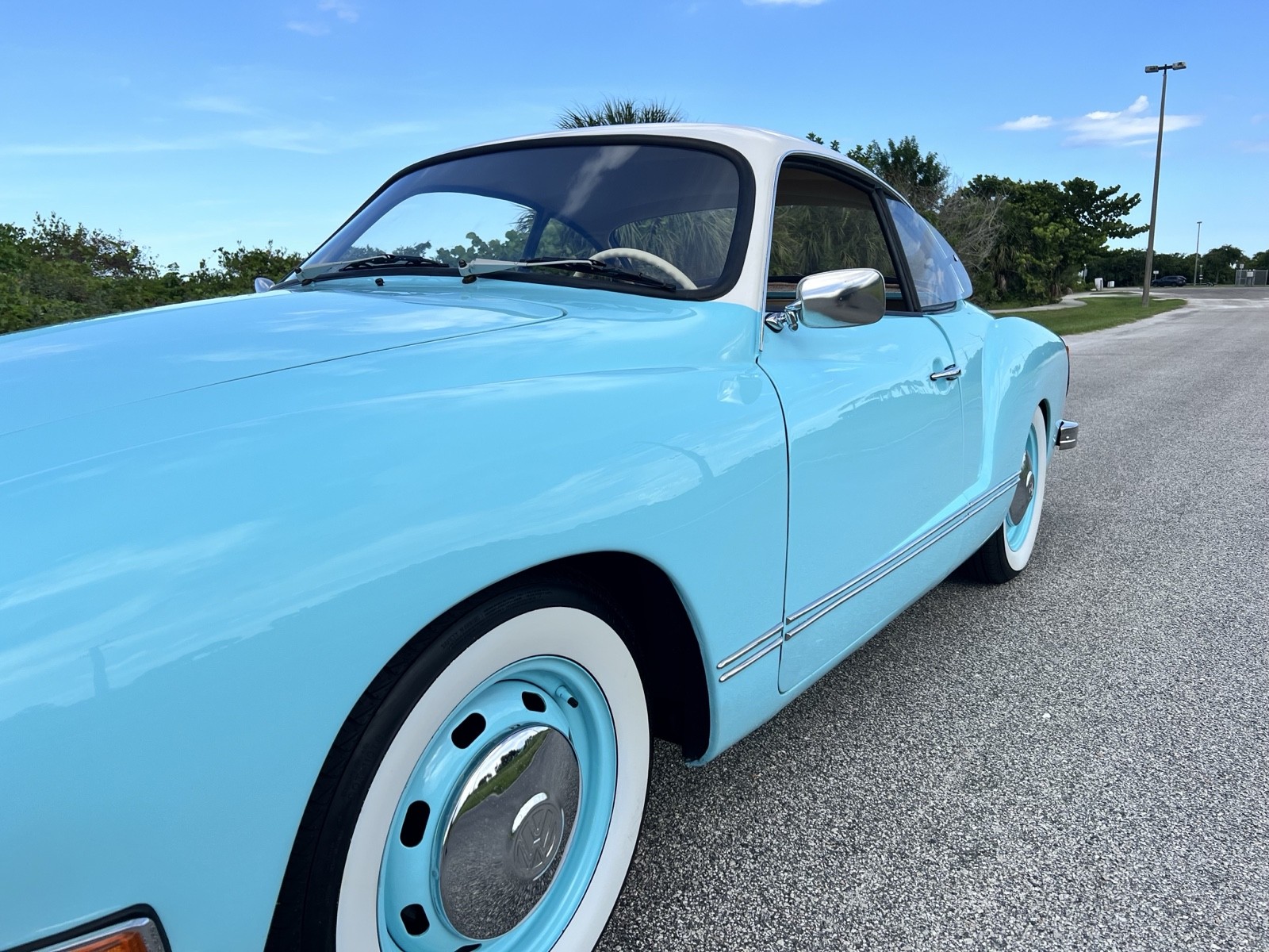 Volkswagen-Karmann-Ghia-1974-3