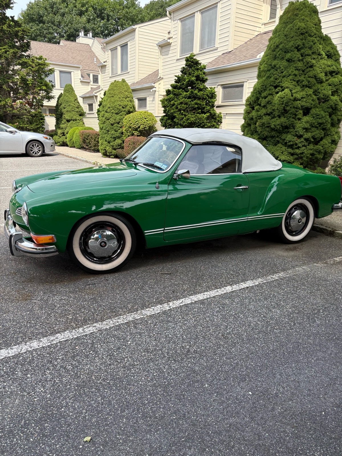 Volkswagen-Karmann-Ghia-1974-4