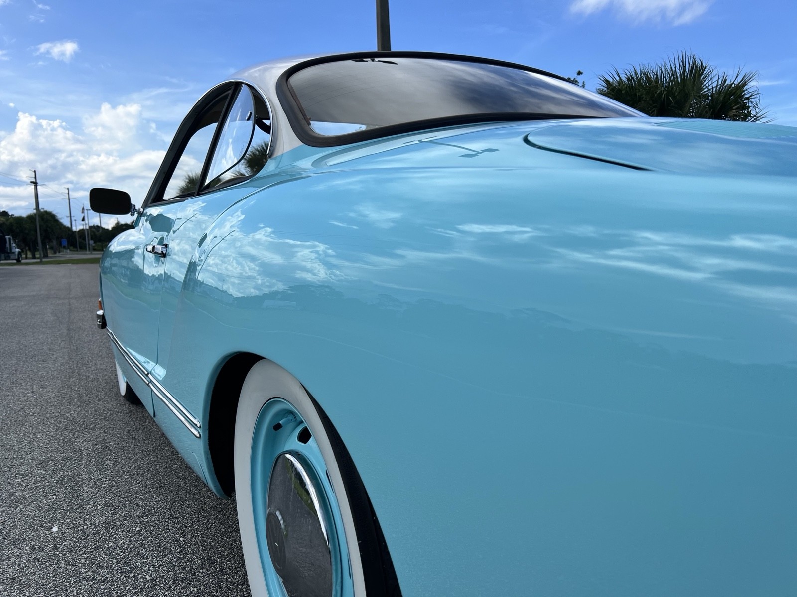 Volkswagen-Karmann-Ghia-1974-7