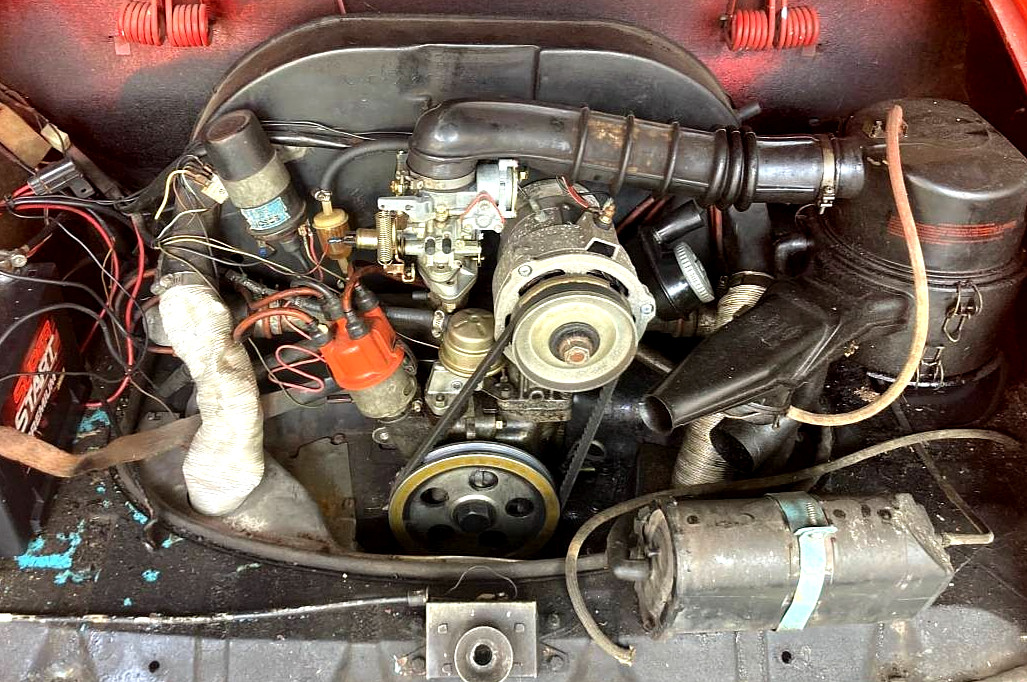 Volkswagen-Karmann-Ghia-1974-Coupe-11