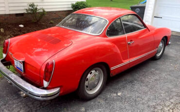 Volkswagen-Karmann-Ghia-1974-Coupe-6