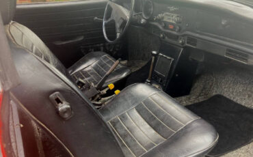 Volkswagen-Karmann-Ghia-1974-Coupe-7