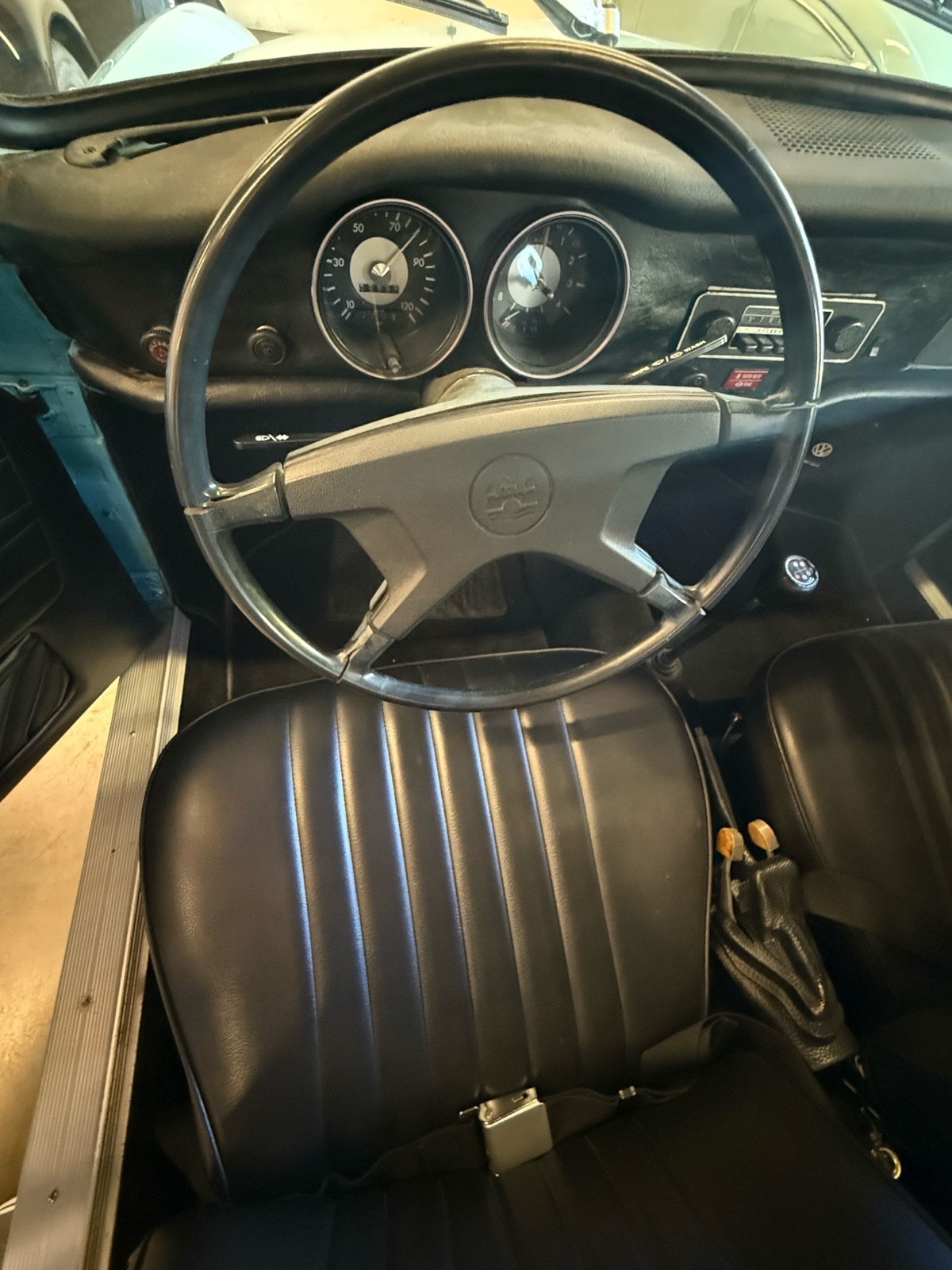 Volkswagen-Karmann-Ghia-Coupe-1974-6